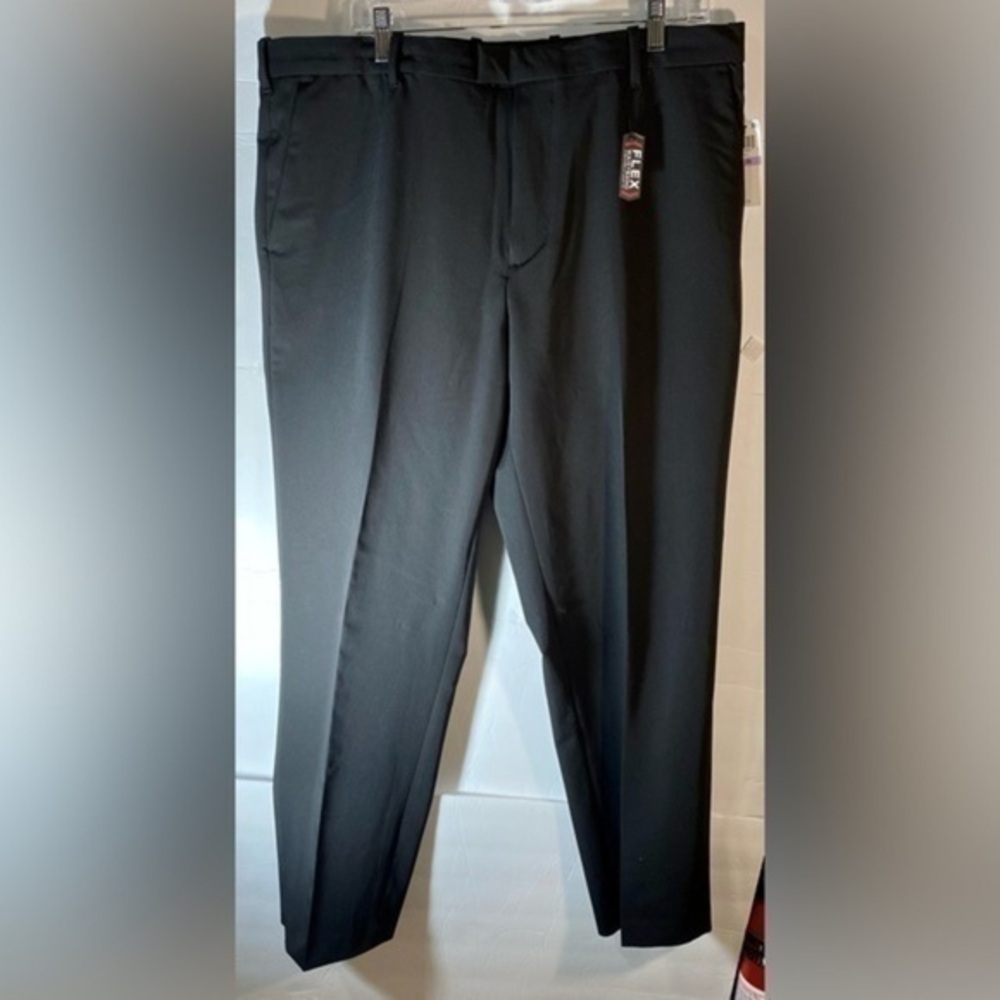 VAN HEUSEN MEN’S DRESS PANTS STRAIGHT LEG 38X30 NEW WITH TAGS
